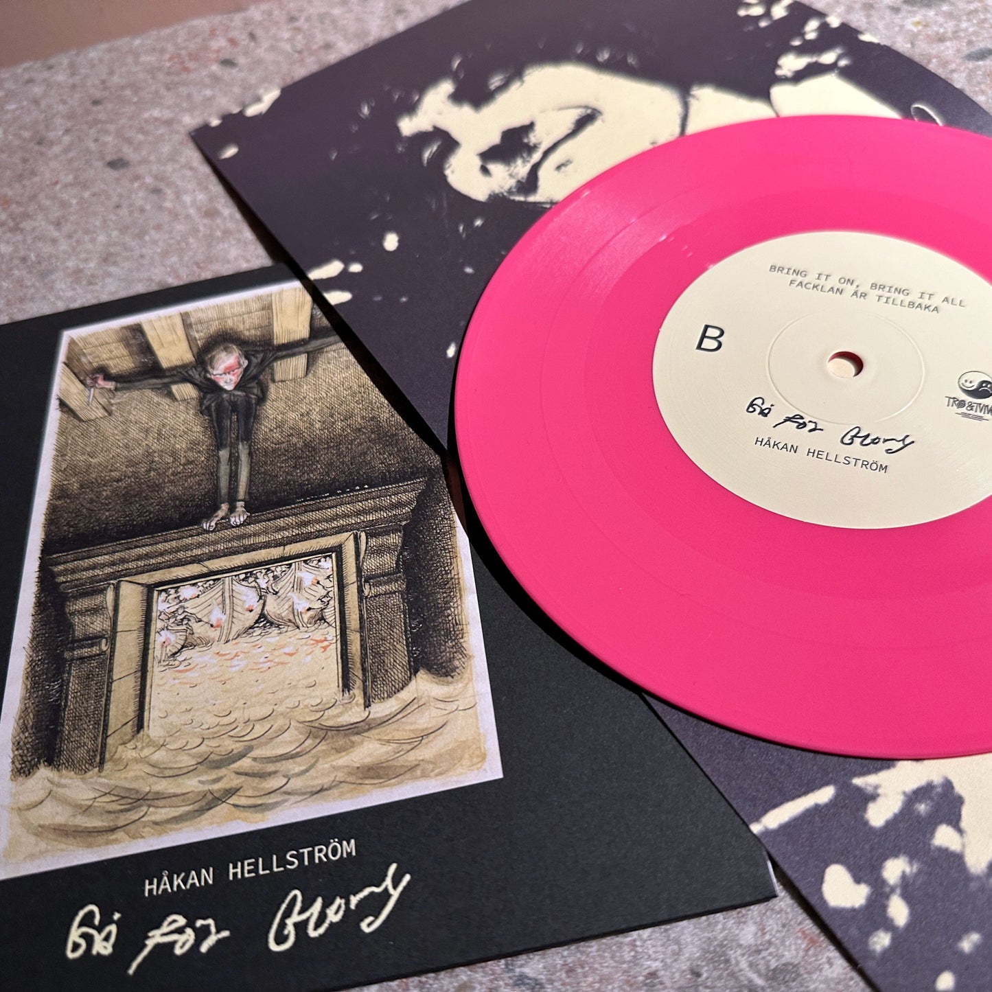 Håkan Hellström-vinyl Gå för glory på ett bord